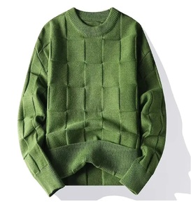 2025 New Arrival Men's High Quality Pullover Crew Neck Sweatshirt Customizable Best Seller for Winter Season Plain Dyed - Product Image 4