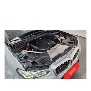BMW X4 XDrive20i M Sport 2023 avec boîte de vitesses automatique, direction à gauche et caméra de recul, seulement 20 299 km parcourus - Product Image 6