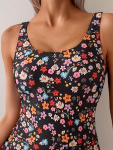 Maillots de bain une pièce personnalisés pour femmes, effet ventre plat, avec jupe intégrée - Product Image 5