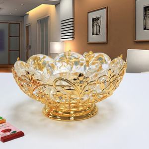 Bol de service décoratif artisanal en acier inoxydable doré, écologique et compatible lave-vaisselle, idéal pour fruits, collations et centre de table à la maison - Product Image 2