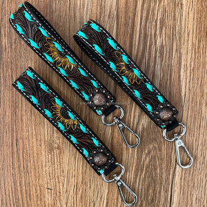 Bracelet en cuir repoussé fait à la main pour porte-clés en cuir de vachette floral occidental pour clés de voiture 100% lanière en cuir véritable de qualité supérieure - Product Image 3