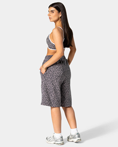 Shorts Bermuda para Mujer con Estampado de Leopardo Gris, Forro en Contraste, Cintura Elástica con Bolsillos, Suaves y Transpirables, Talla Grande Premium - Product Image 2