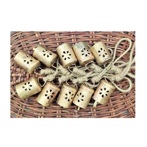 Campanas de Vaca Rústicas Vintage Doradas con Cuerda de Yute, Hechas a Mano, Decorativas para Colgar en Navidad y Decoración del Hogar - Product Image 1