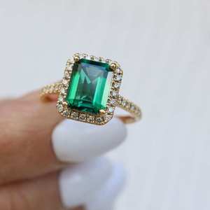 Anillo de Diamantes de Lujo con Corte Esmeralda en Oro de 14K con Halo de Diamantes, Joyería Fina, Anillo de Compromiso para Mujer, Certificado IGI - Product Image 1