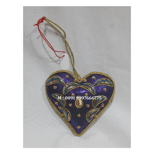 Ornements de Noël à suspendre en forme de sapin de Noël, en tissu, avec broderie dorée Zari, travail de perlage, utilisés pour la décoration des fêtes - Product Image 4