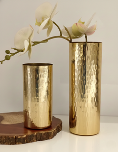 Juego de Jarrones de Mesa de Metal Martillado en Oro Claro, Ecológicos, Decoración Moderna para el Hogar, Centro de Mesa Cilíndrico para Bodas, Aura Global - Product Image 3
