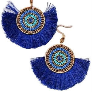 Pendientes de aro grandes, estilo bohemio, étnicos, con cuentas azules, hechos a mano, para chicas, al mejor precio de la India. - Product Image 1