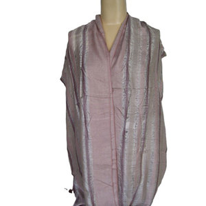 Écharpe châle longue et élégante en coton doux à carreaux rose clair pour femme – Respirante, confortable et décontractée - Product Image 1