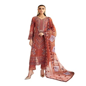 Ramsha Designer de luxe Costumes de fête formels pour femmes Salwar Kameez de marque pakistanaise originale pour les occasions - Product Image 1