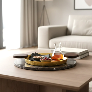 Plateau de service rond plaqué or avec deux poignées en bois, finition polie, pour usage domestique, en gros chez White Royals - Product Image 4
