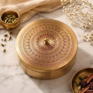 Boîte à masala en laiton poli brillant et gaufré avec compartiments de rangement pour herbes et épices, organisateur de cuisine avec couvercle - Product Image 3