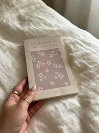 Hay espacio para todos ustedes aquí, de Michaela Angemeer, libro de bolsillo, éxito de ventas para adultos - Product Image 3