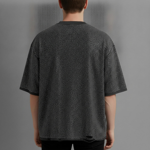เสื้อยืดแขนสั้นผู้ชายลายจุดสีดำ คอกลม สไตล์สตรีท ไซส์พลัส พิมพ์ลายด้วยเทคนิคฮีททรานเฟอร์ โลโก้ด้านหน้า - Product Image 6