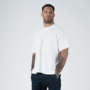 T-shirt de sport pour homme 100% coton, personnalisé avec impression sérigraphique sur le devant, tricoté, coupe oversize, séchage rapide, anti-boulochage, pour musculation et entraînement - Product Image 4