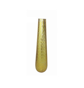 Vase décoratif en aluminium de luxe avec motifs floraux ajourés pour des intérieurs élégants - Product Image 4