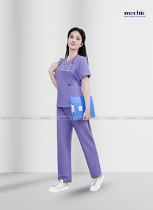 Conjunto de uniforme médico para mujer, color morado, cuello en V, manga corta, pantalones de algodón y poliéster, hecho en Vietnam. - Product Image 3