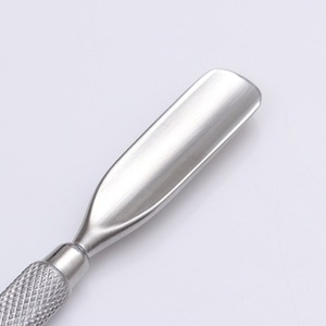 Instrumentos de Belleza de Acero Inoxidable Quirúrgico de Alta Calidad Hechos a Medida en Pakistán, Empujador de Cutículas para Uñas y Piel - Product Image 5