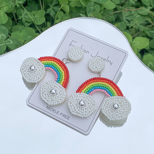 Boucles d'oreilles pendantes en forme de cœur arc-en-ciel en perles faites à la main, design classique tendance, pour femmes, bijoux par MD HANDICRAFTS - Product Image 3