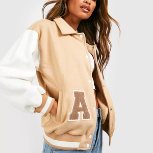 Chaqueta Varsity para Mujer SPORTEX WEARS, Color Beige con Mangas Blancas y Letras Bordadas, Corte Regular, Cuello Camisero, para Otoño - Product Image 4