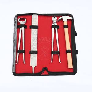 Kit d'outils de fermeur équin avec marteau de fermeur, lime à double face, coupe-ongles de fermeur et pince à dégrossir les sabots, étui de transport - Product Image 1