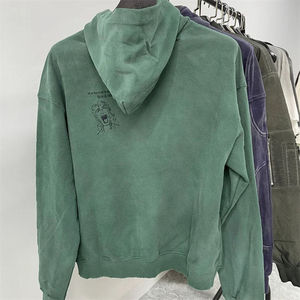 เสื้อฮู้ดดี้โอเวอร์ไซส์ผู้ชาย สีเขียว ย้อมสีแบบ Garment Dyed ผ้าฝ้าย มีกระเป๋า ดีไซน์ลำลองสำหรับฤดูใบไม้ร่วง ทรงพอดีตัว แขนปกติ พิมพ์ลายโลโก้ด้านหลัง - Product Image 2