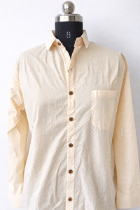 เสื้อเชิ้ตผ้าฝ้ายพิมพ์ลายบล็อกสีครีมแบบยูนิเซ็กซ์ |   เสื้อเชิ้ตมัสตาร์ดลายจุดติดกระดุม |   เสื้อเชิ้ตแขนยาวทำมือโดยช่างฝีมือ |   แฟชั่นแบบช้าๆ - Product Image 5
