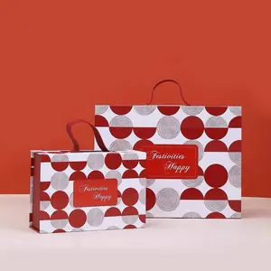Özel logo ücretsiz mockup radyo frekansı makinesi/cilt bakım ürünü ambalaj kutusu manyetik katlanabilir hediye kutuları PU kırmızı çanta