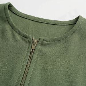 ชุดกิโมโนแบบ OEM ปี 2025 เสื้อคลุมอาบายะ ผ้าโพลีเอสเตอร์เนื้อนุ่ม ยืดหยุ่นสูง หนาขึ้น สำหรับผู้หญิงมุสลิม คอวี แขนยาว เหมาะสำหรับงานปาร์ตี้ รอมฎอน งานแต่งงาน - Product Image 4