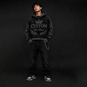 Sweat à capuche noir personnalisé avec imprimé couronne étoile en strass et ourlet côtelé clouté, unisexe - Product Image 5
