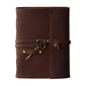 Journal en cuir marron vintage fait main avec fermeture à clé antique, bords festonnés – Excellent cadeau promotionnel - Product Image 1