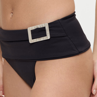 Ensemble de bikini halter Monaco sculpté mat avec ceinture, deux pièces, style rétro-glam, Cinema Noir, avec détails boucle, maillot de bain recyclé