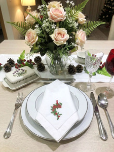 Serviette en tissu de coton personnalisée bougie brodée houx Noël dîner serviette ourlet serviettes de table maison hôtel vacances - Product Image 3
