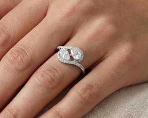 Bague Bypass Toi et Moi en Moissanite Taille Poire Style Floral avec Halo pour Femme, en Argent 925 Original, Cadeau Raffiné pour Anniversaire ou Promesse pour Amoureux - Product Image 6