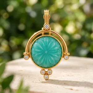 Pendentif Charme Design Vintage Femme, Pierre Précieuse Jade Aqua Sculpté Floral, Laiton Plaqué Or 18 carats Anti-ternissement, Bijou Best-seller - Product Image 6