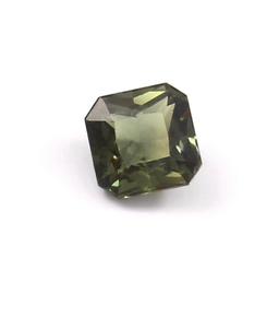 Zafiro verde natural octogonal, sin tratamiento térmico, en venta. - Product Image 1