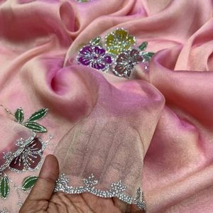 Sari en soie premium imprimé brodé avec travail Jarkhan et chemisier de créateur non cousu – Prix de gros par Royal Export - Product Image 3