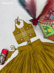 Lehenga para niña de algodón puro de alta calidad con borde sólido y de cinta Lampi, y Choli listo para usar con trabajo de cinta de espejo. Proveedor mundial. - Product Image 4