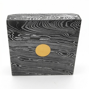 Cenicero de Escritorio Cuadrado de Acero de Damasco, Diseño Minimalista con Centro Dorado, Decoración para el Hogar, Accesorio para Fumar - Product Image 4