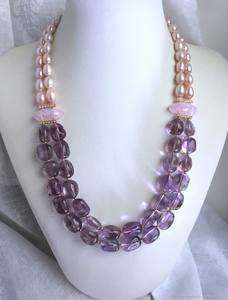 Collier élégant en résine fait main pour elle, avec un design artistique moderne, bijoux en résine faits à la main avec des détails raffinés - Product Image 6