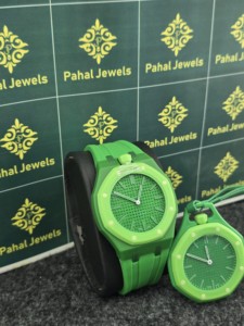 Reloj de Cuarzo Octagonal Verde Unisex, Pantalla Analógica, Correa de Silicona, Estilo Deportivo, Esfera de 40 mm, Resistente al Agua - Product Image 4