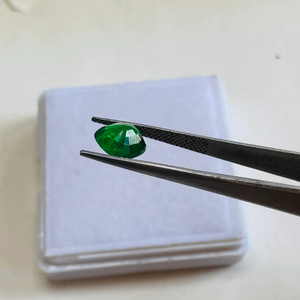 พลอยทซาโวไรต์ทรงคุชชั่น น้ำหนัก 3.29 กะรัต คุณภาพระดับ AAA พร้อมความเงางามระดับ AAA และสีเขียวสดใส ตัดและขัดเงาอย่างสมบูรณ์แบบ - Product Image 5