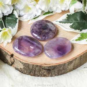 Pierre ovale en améthyste violette naturelle, cristal de guérison, pierre de paume pour la méditation Reiki, améthyste naturelle en gros - Product Image 1