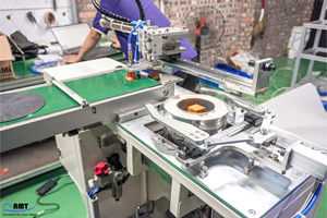 Máquina AMT VINA de transferencia automática de aceite y piezas para líneas de estampado, con caja de cambios y motor controlados por PLC personalizados - Product Image 3