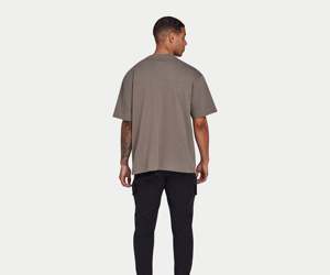 Custom 250gsm Drop Shoulder Graphic Heavyweight T-Shirt Luxury Blank Cotton Streetwear Oversized T-Shirt Men's Loose <b>Tshirts</b> - Product Image 6