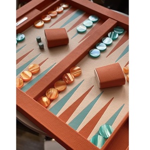 Juego de Backgammon de Cuero de Lujo, Tablero de Cuero Sintético Personalizado, Fichas de Nácar de Alta Gama, Juego de Backgammon de Viaje - Product Image 1