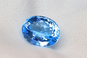 Atractiva Gema de Topacio Azul Suizo, Forma Ovalada 14x10mm, Gemas de Topacio Suizo Natural, Piedra de Topacio Azul Suizo para Joyería - Product Image 3