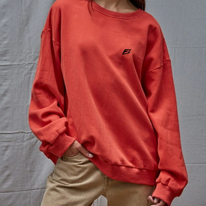 Sweat-shirt en molleton décontracté à coupe ample personnalisé, pull à col rond rouge pour femme, confort supérieur - Product Image 2