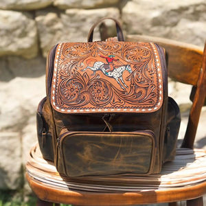 Sac à dos de voyage unisexe vintage en cuir véritable marron 100% véritable, sculpté à la main avec motifs géométriques, imperméable et antivol - Product Image 1