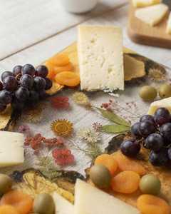 Planche à découper ronde en bois naturel avec poignée en résine, épaisseur 1,5 cm, passe au lave-vaisselle, pour fruits, légumes, fromages - Product Image 3
