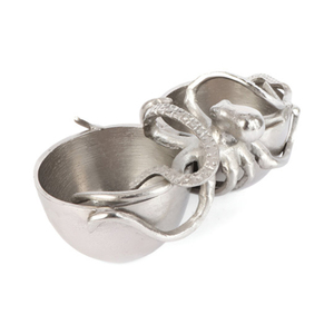 Ensemble de deux bols de luxe en métal argenté avec poignée centrale décorative en forme de pieuvre pour les fruits de mer, les collations et les trempettes, idéal pour la décoration de la maison au bord de la mer - Product Image 3